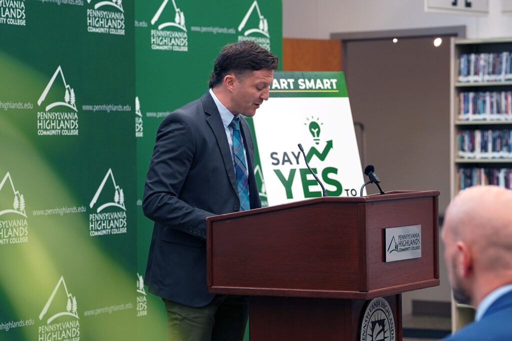 1889 Foundation Board Member Trevor Anderson speaking at the Smart Start press conference.